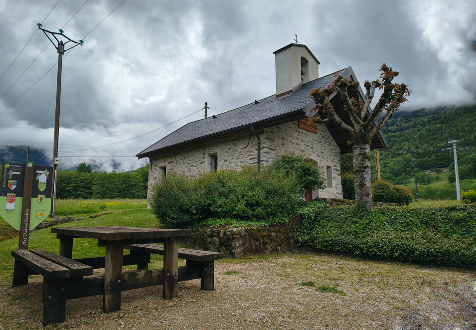 Photo de la chapelle Notre Dame de la Salette de Saint Alban d'Hurtières après restauration