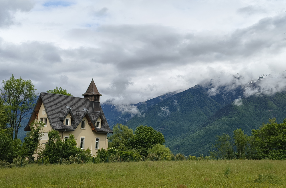 Photo de l'ancien temple protestant de Saint Alban d'Hurtières